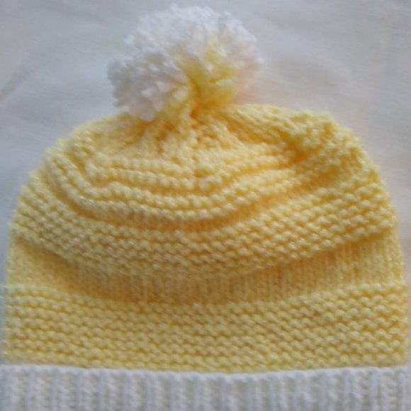 HandKnit Baby Cap Yellow and White with PomPom 0-3 Mon Infant Beanie - Picture 3 of 6